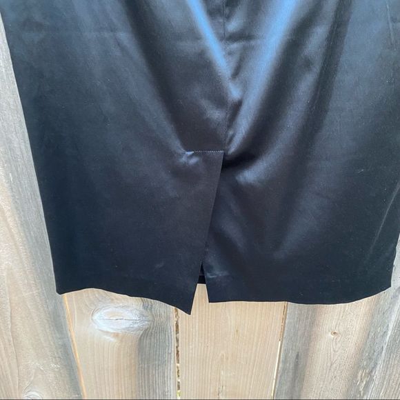 Forever 21 black pencil skirt with bow size small - Picture 8 of 9